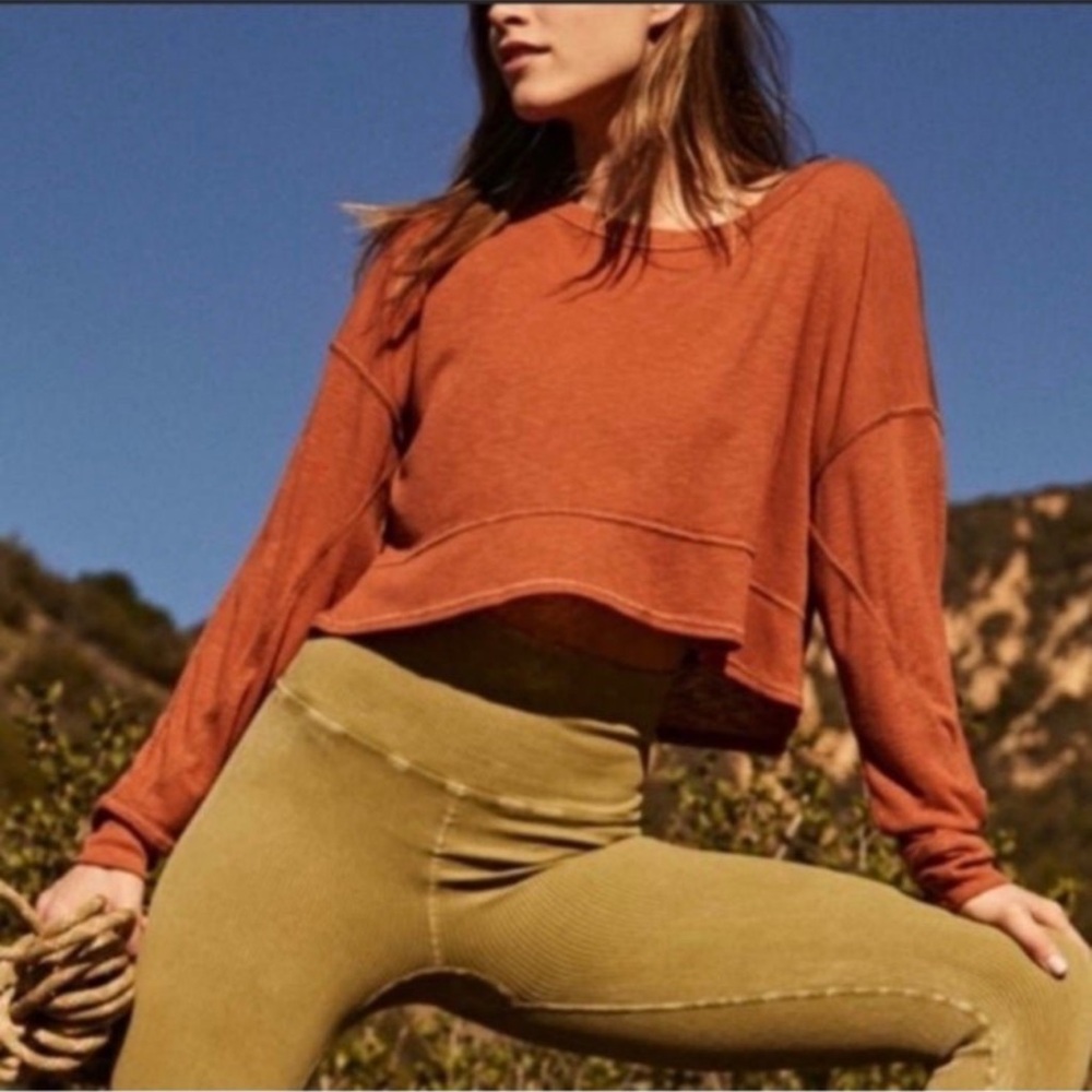 Free People SET THE PACE LAYER PULLOVER TOP - Picture 2 of 9
